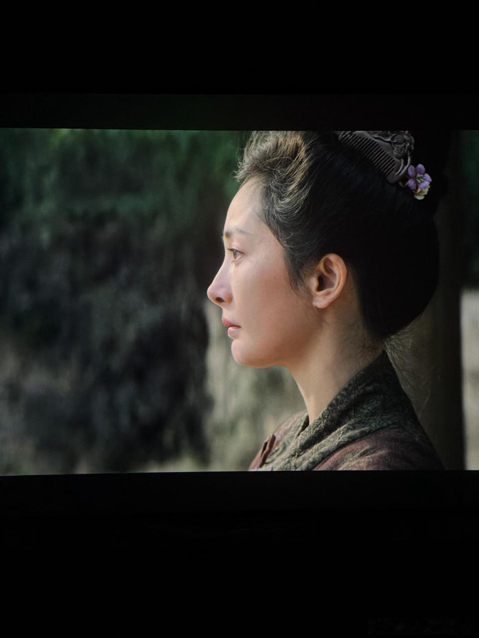 杨幂[超话]杨幂长安的荔枝越素越美 素面朝天的幂姐反而把优势全展现出来了！细腻的