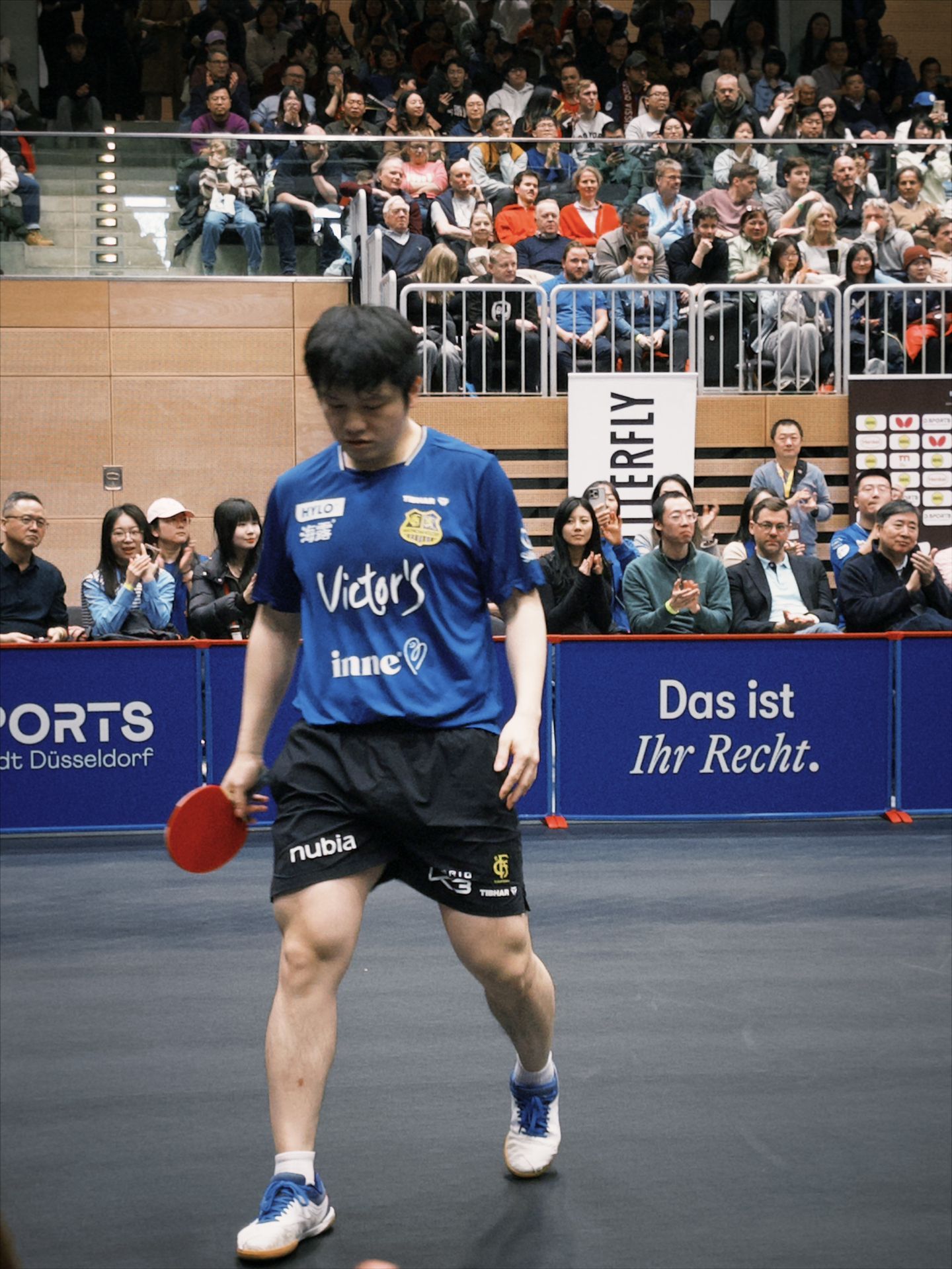 就东这个腿部线条就问你爽不爽噻？静待3月15日开赛 