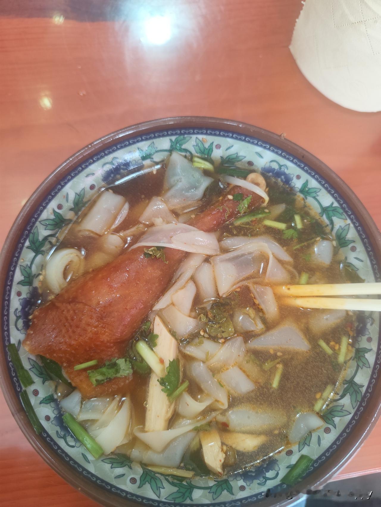 我来昆明三天，昨天居然地震了，真是吓死我了，差点回不去，从来没遇到这样的情况，整
