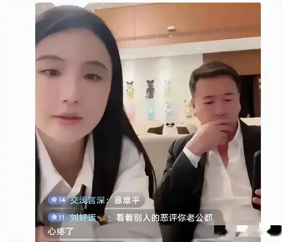 赖文峰在直播中说，我没勇气回到年轻的时候，拿着一个包，全世界到处跑。曾经一个星期