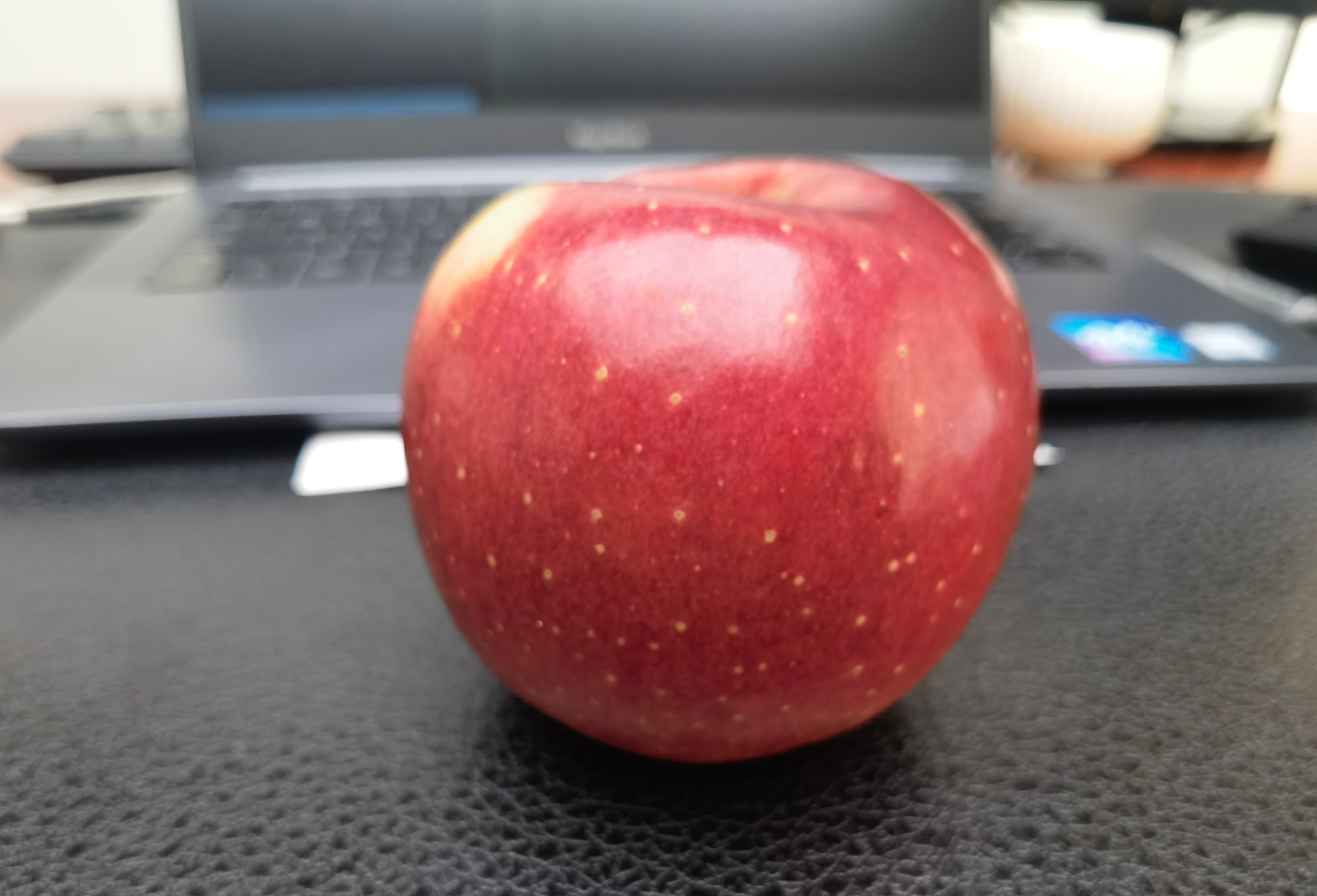 去晚了饭堂，都光盘了，幸好早上顺手带了一个苹果🍎，就当吃减肥餐
