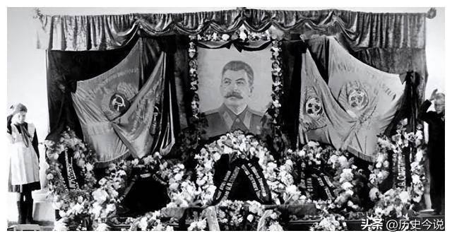 斯大林葬礼上的特殊请托：周总理力护英才，迎回滞留苏联的赤子
 
阅读此文前，诚邀