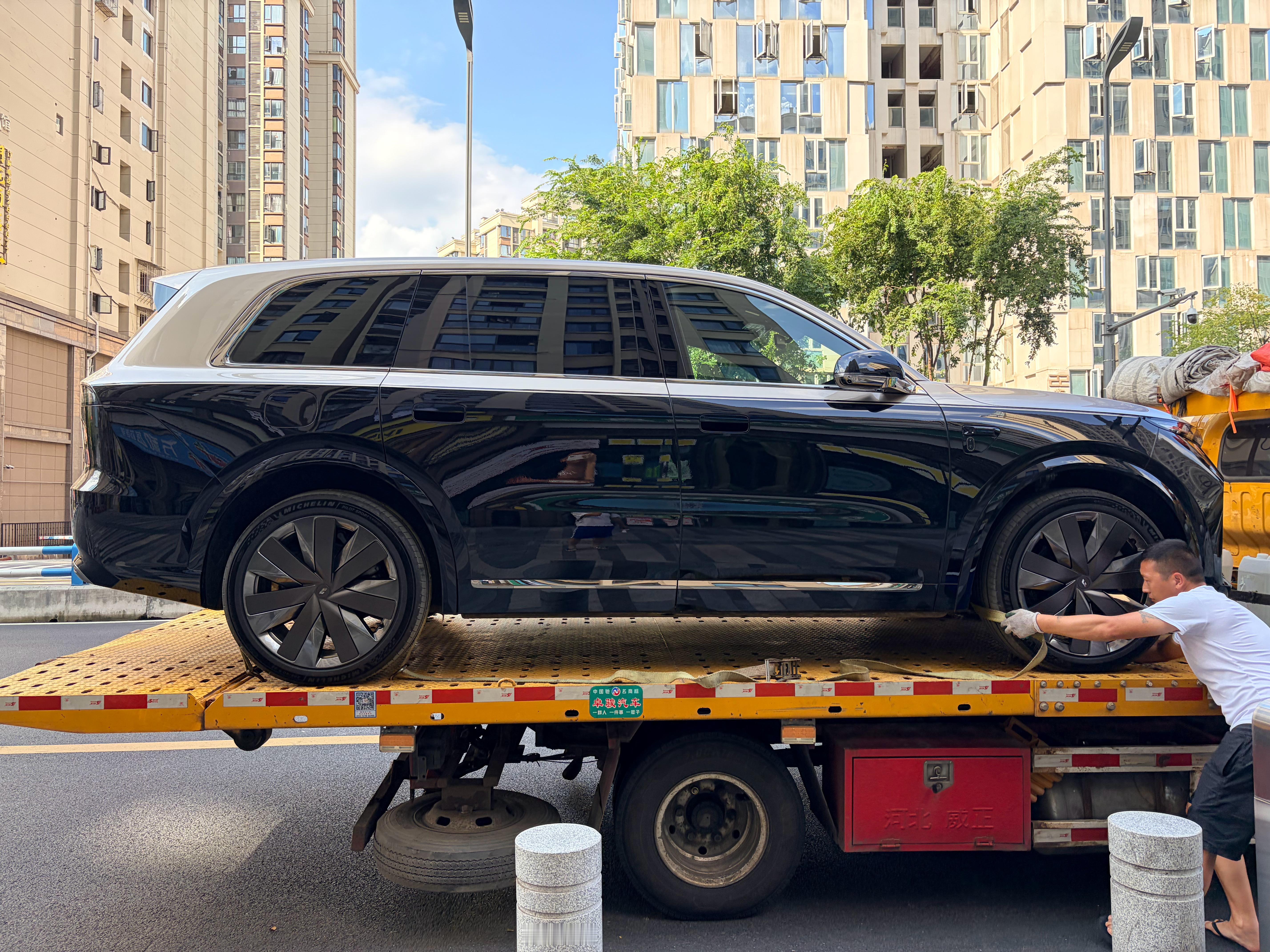 借个 L9 Livis 体验一下，准备找几个其他品牌的车主朋友来喷喷。