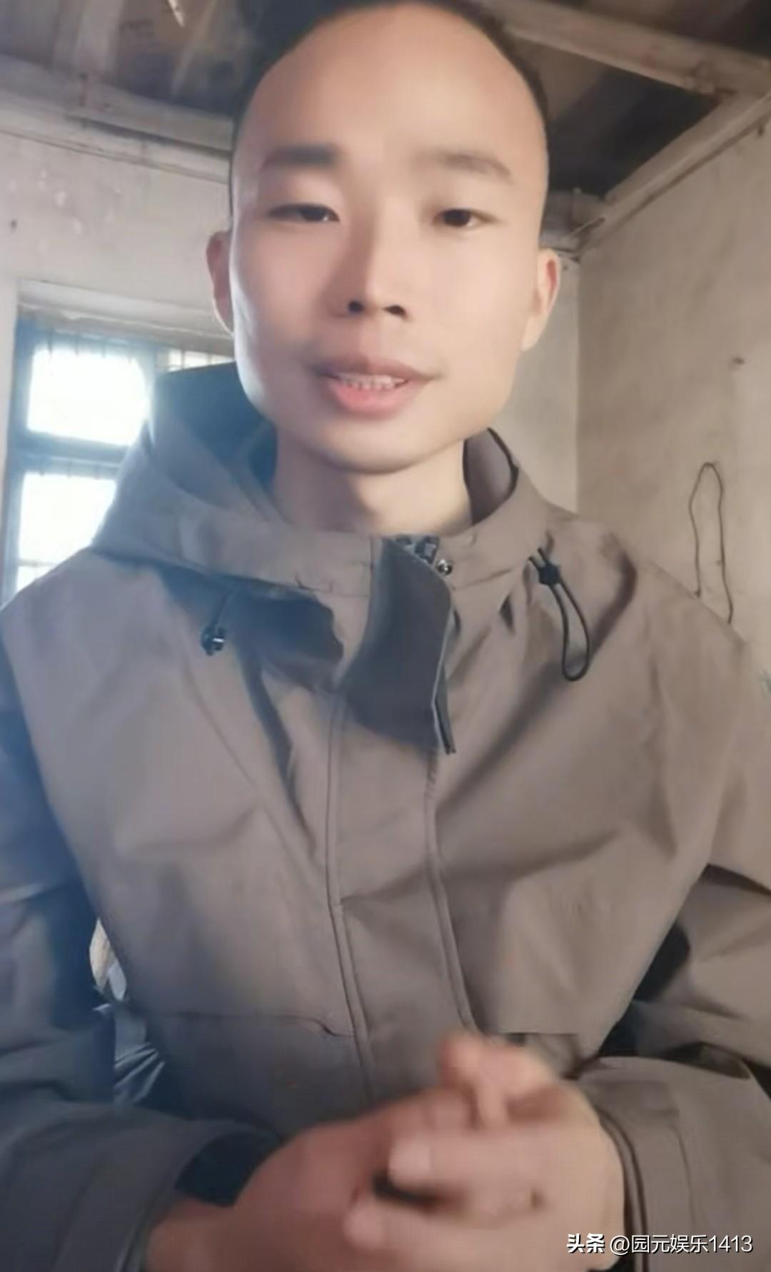 被拐三十年的何志军终于回家了。何志军童年更惨，母亲是聋哑人士。在一岁时被抢走。在