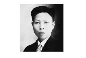 1931年11月，红1军军长遭小人陷害，被错误杀害。军长的遗体被放在地上，无人敢
