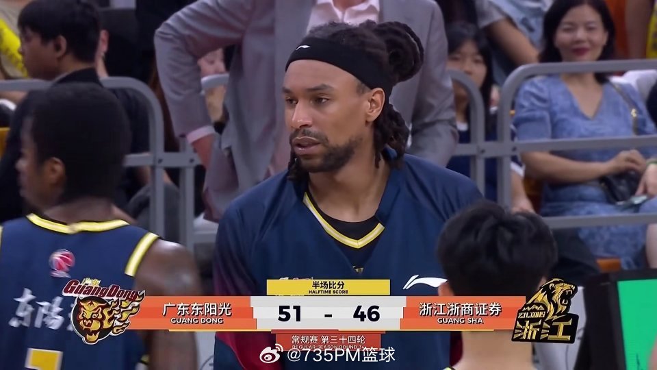 广东男篮vs广厦男篮面对广厦半场能是领先就算不错的结果了，希望下半场萨林杰能回到
