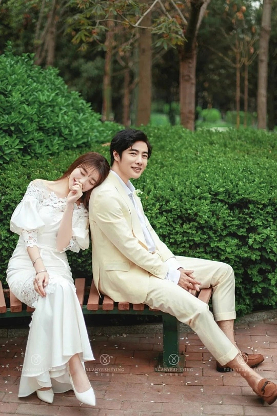 原来初见便已一见钟情原来初见便已一见钟情，一眼惊鸿，便胜却人间无数。往后岁岁年年