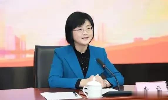 转岗1个月后，当了10年厅长的她被查！

5月18日，权威媒体发布消息，安徽省人