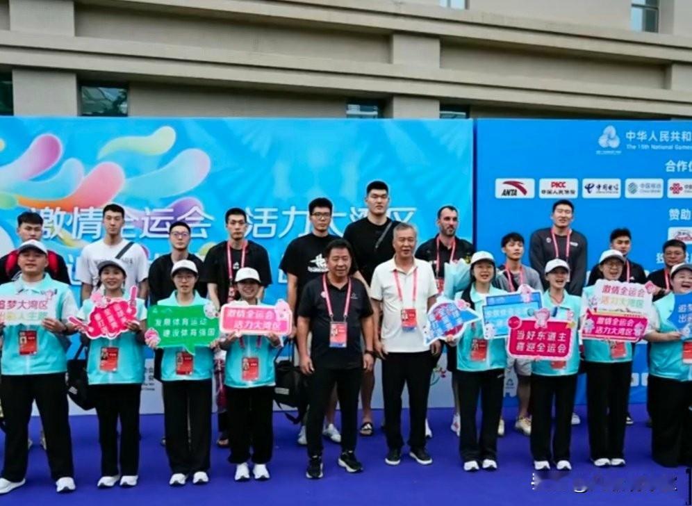 绝非危言耸听！看了一下广东全运男篮12人参赛名单，感觉夺冠有点悬！锋线配置太弱了