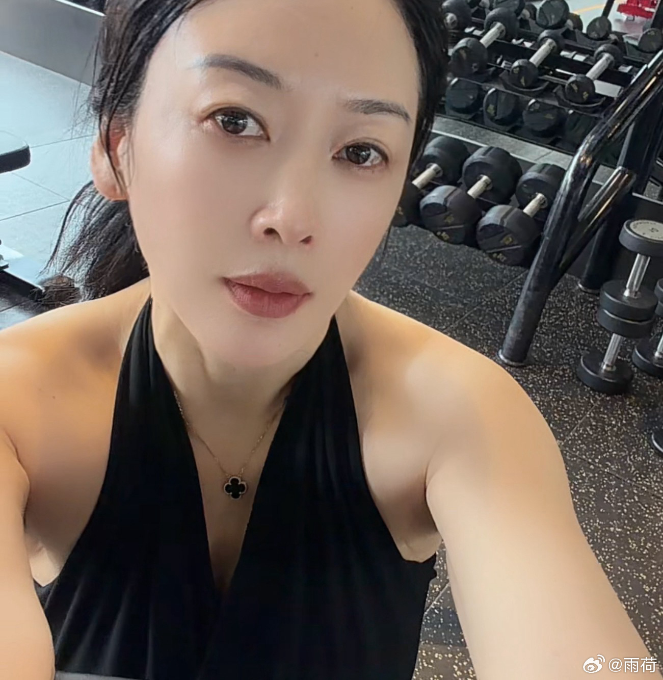 想修复双眼皮的心到达了极点，上一次去北京被劝退了，可是还是想做对于整容，我唯一能