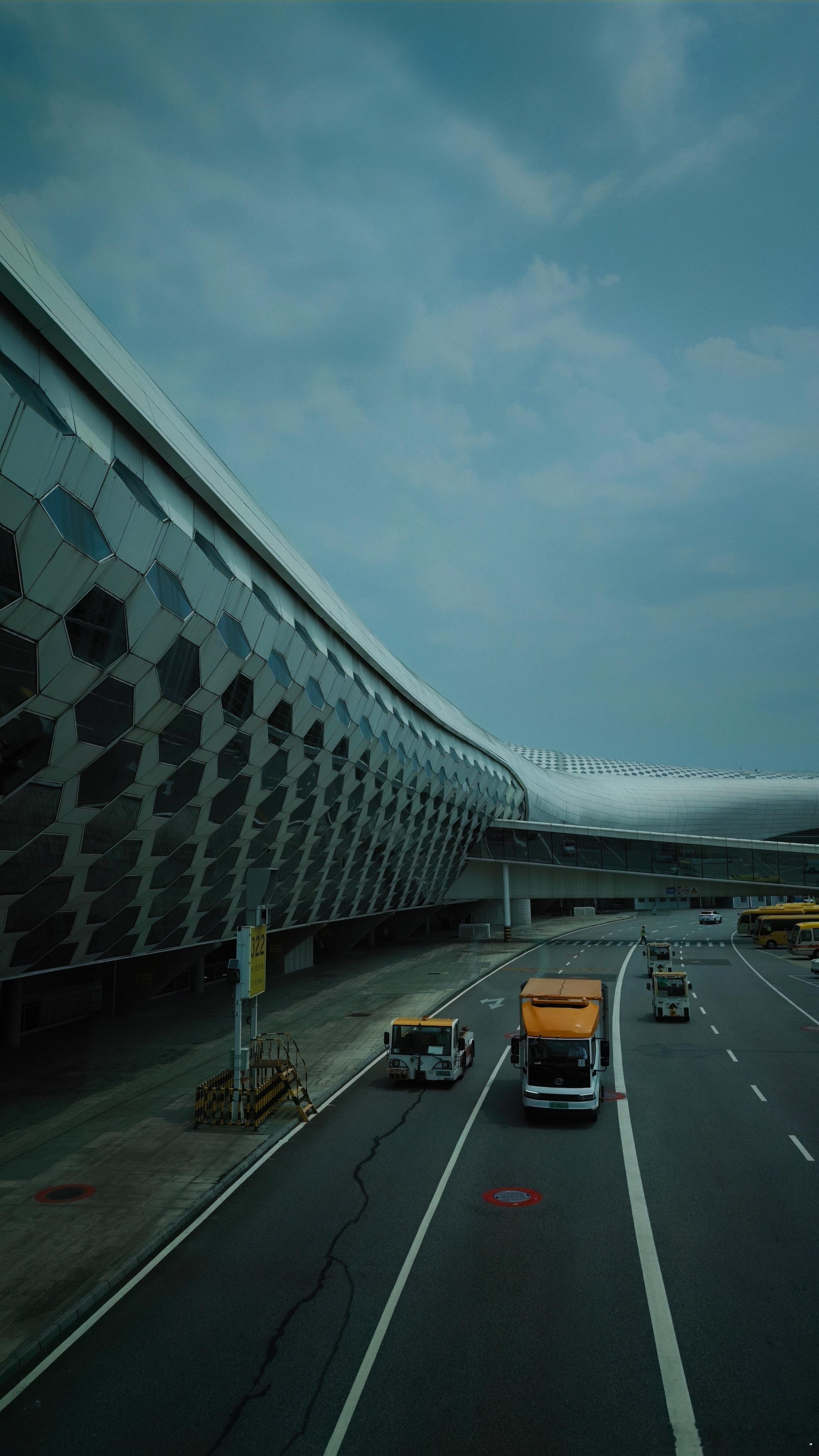 打卡深圳洞洞板机场 深圳·深圳宝安国际机场