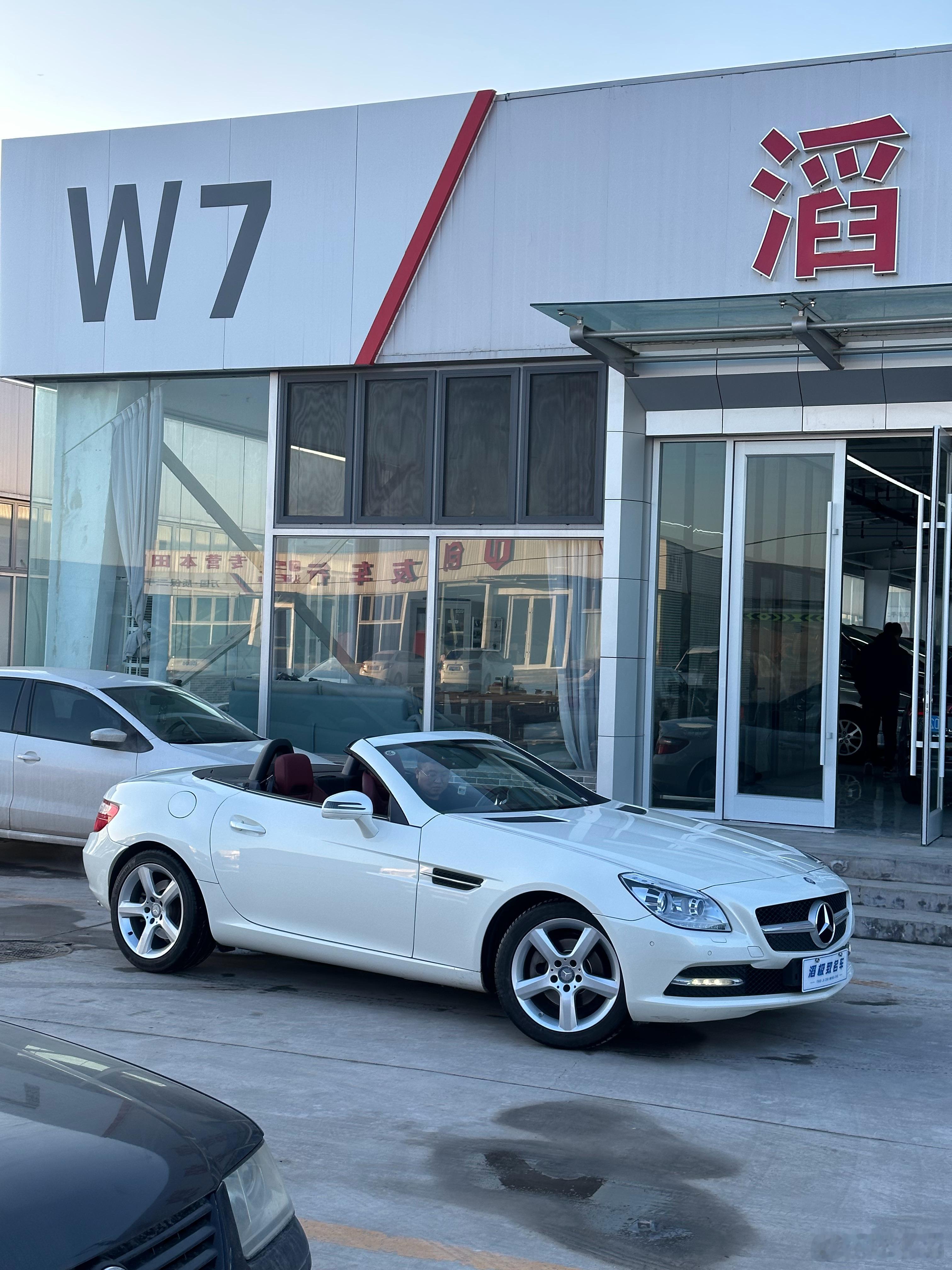 当年我觉得SLK没有任何特点这个级别我肯定选Z4 或者TT但是现在到眼光来看 Z