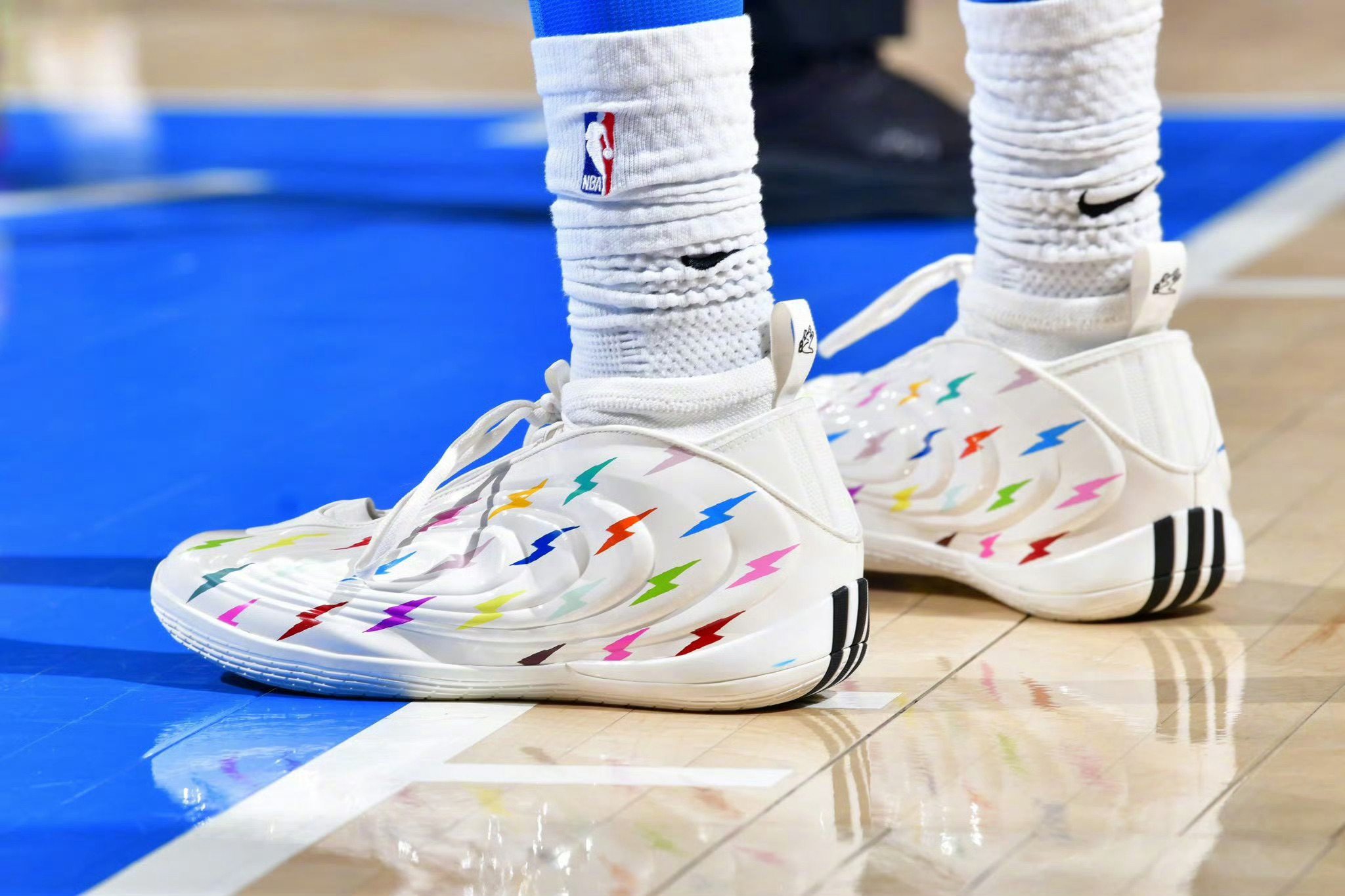 adidas Harden Vol.10「JDUB」PE杰伦·威廉姆斯季后赛上脚