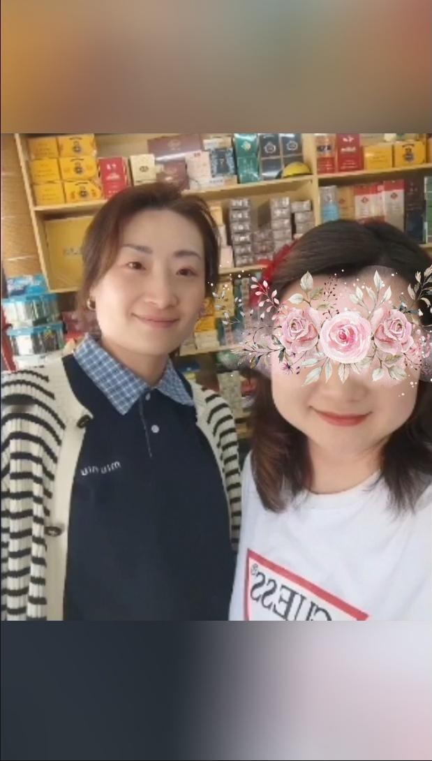 常言岁月无情，40多岁的娃哈哈宗馥莉大小姐，依旧青春靓丽，风采依旧。

足见岁月