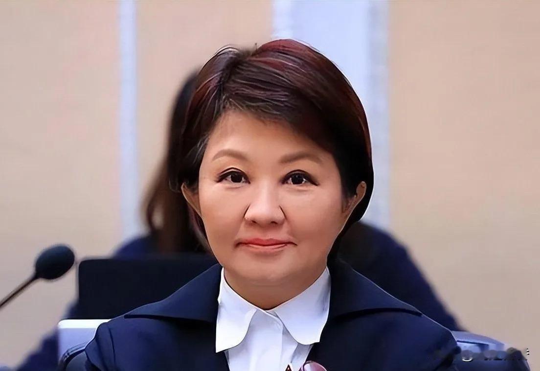 卢秀燕、赵少康之流被民进党狠狠搧脸，这伙人公开跟国民党中央唱反调，提出了8000
