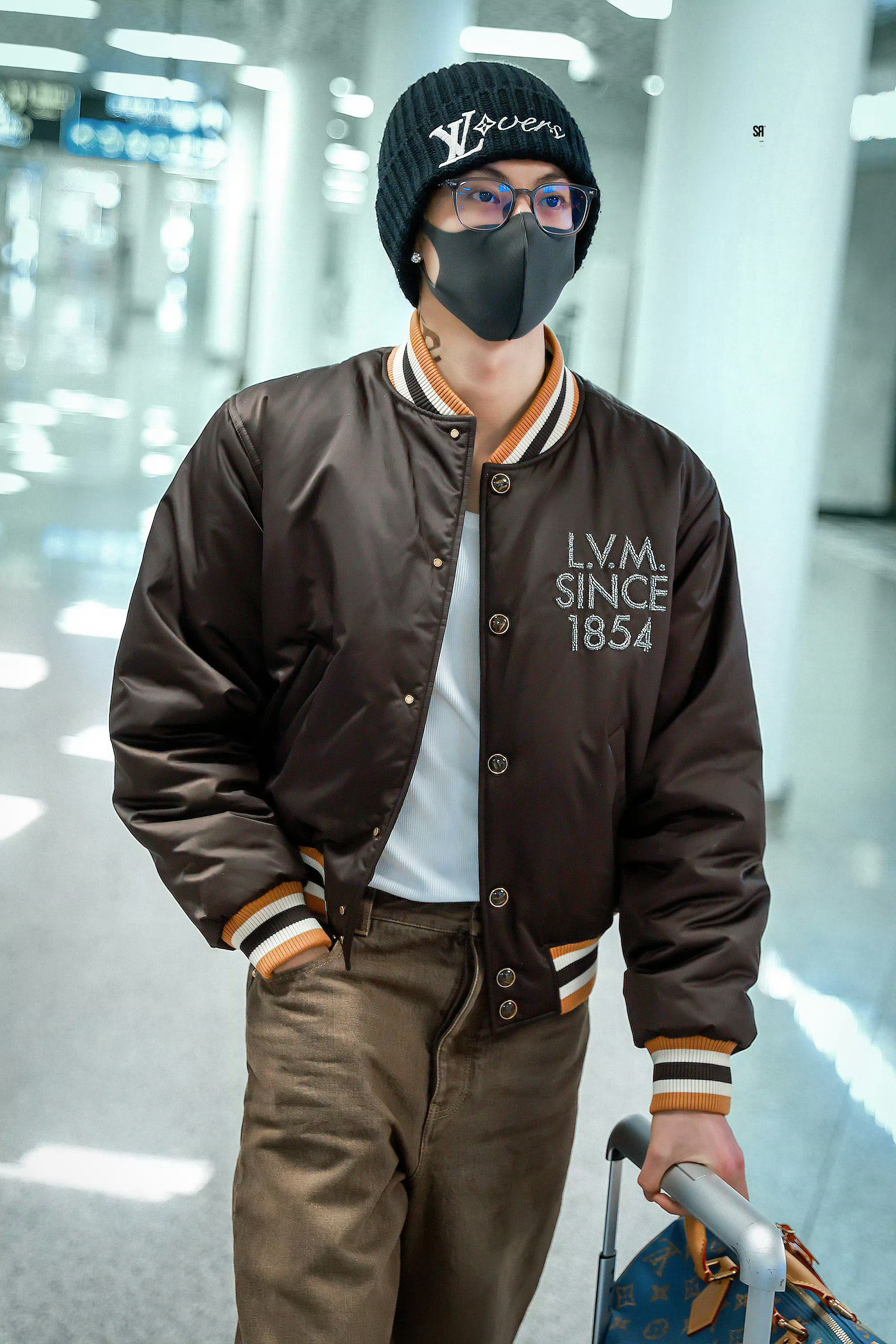 王鹤棣 × Louis Vuitton 2026秋冬男装大秀机场出发 ✈️ 巴黎