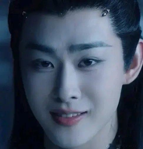 这么明显的对比，田嘉瑞还说自己没整过吗？ 