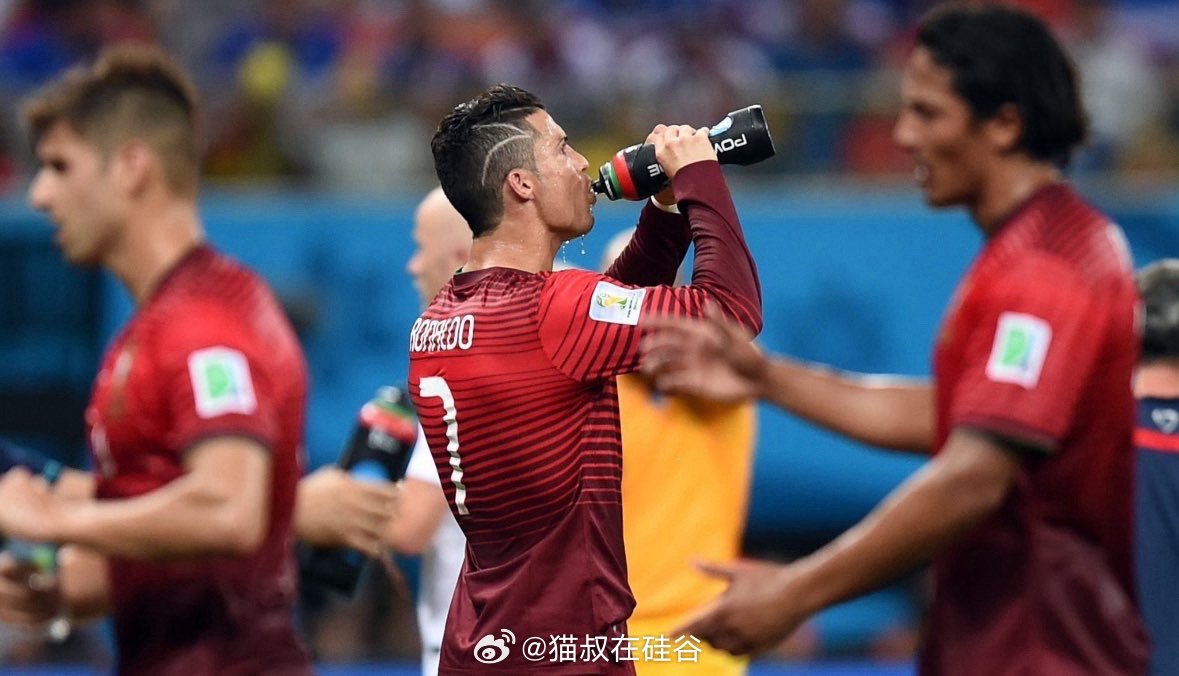 国际足联把世界杯变成了美国职业大联盟FIFA 把一项球员福利变成了生财之道。FI
