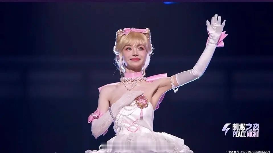 田曦薇和平精英直播生图，如何？和平精英直播田曦薇金发玛丽猫 ​​​