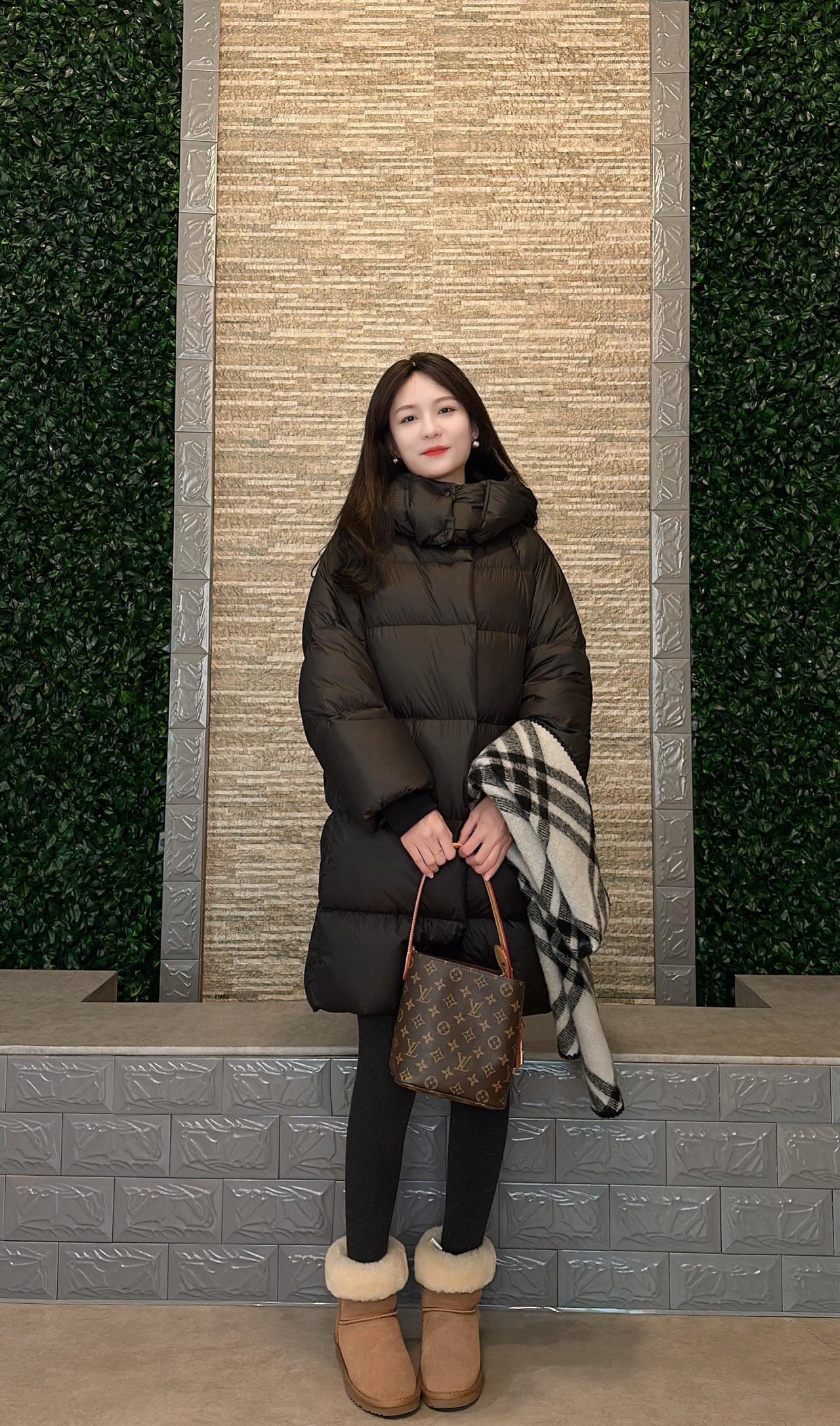 我原谅一切物是人非因为世界上唯一不变的就是人都会变。羽绒外套