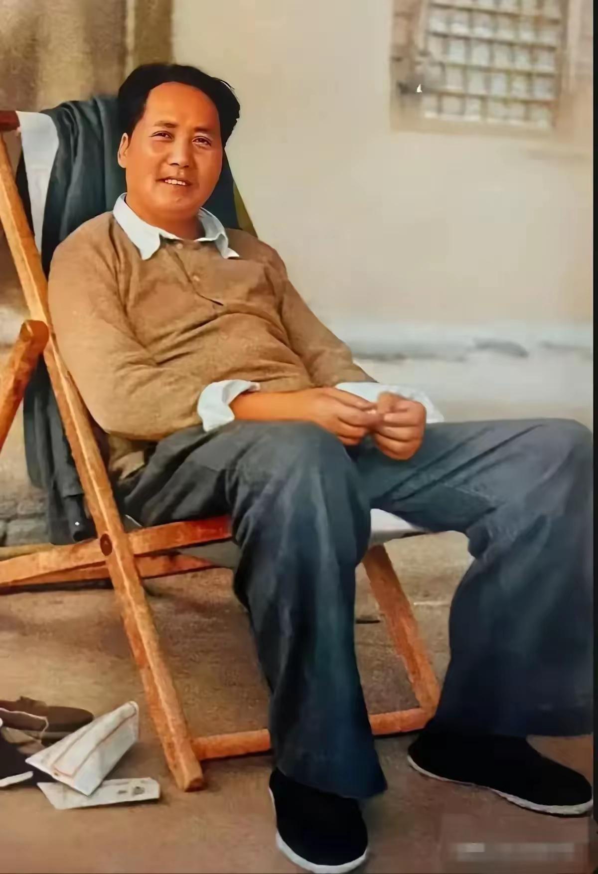 毛主席这句名言，点透了国家长治久安的根！
 
1945年延安窑洞，毛主席面对黄炎