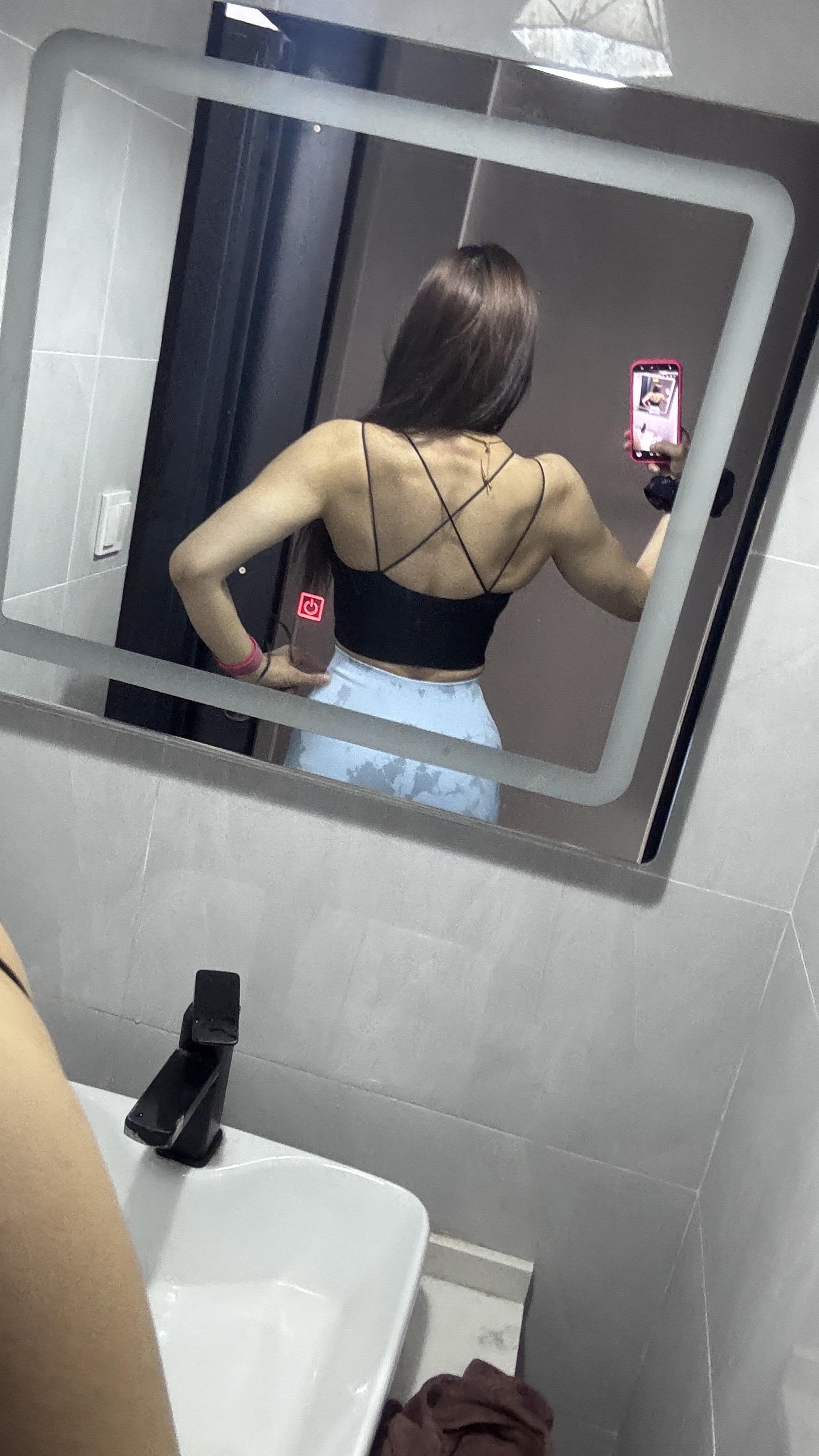 装货 肌肉银行 毫无训练痕迹但很上头  精神氮泵