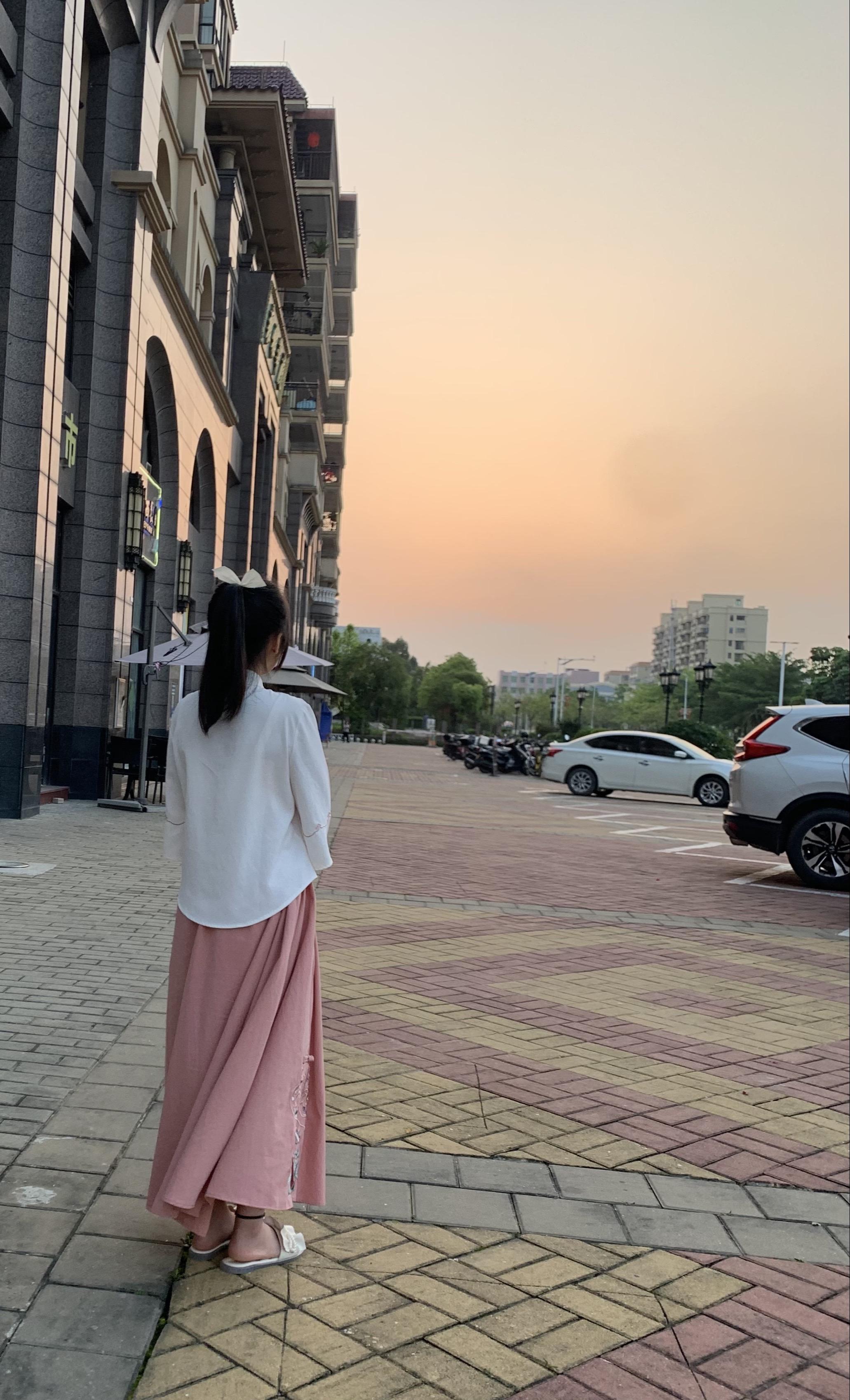 她留给你 是背影