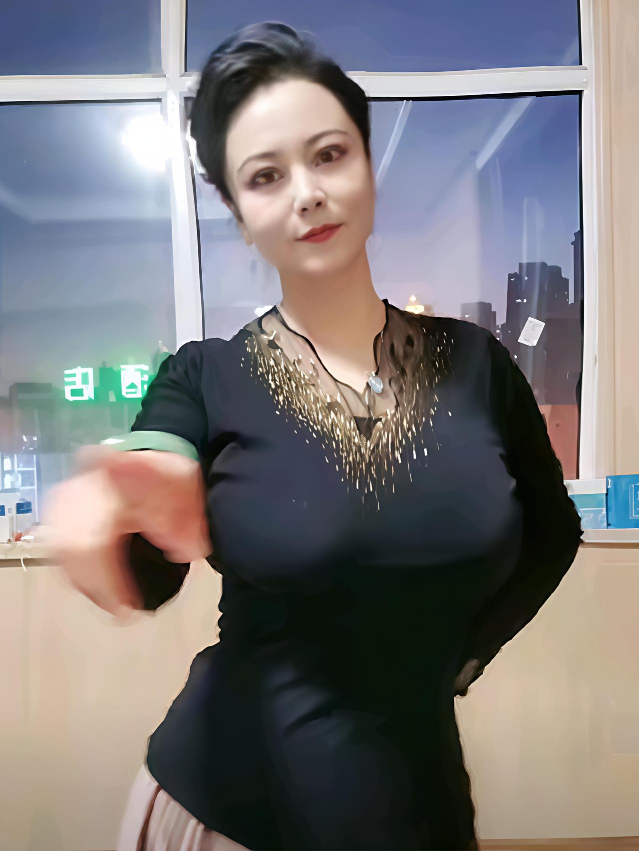 什么样的夫妻看着最顺眼？
看看《雍正王朝》里饰演郑春华的武晔和她老公洋光（新《三