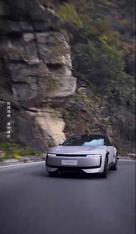 如何能证明一辆车的实力？把TA放到极端情况下就可见一斑。回龙挂壁公路的复杂路况和