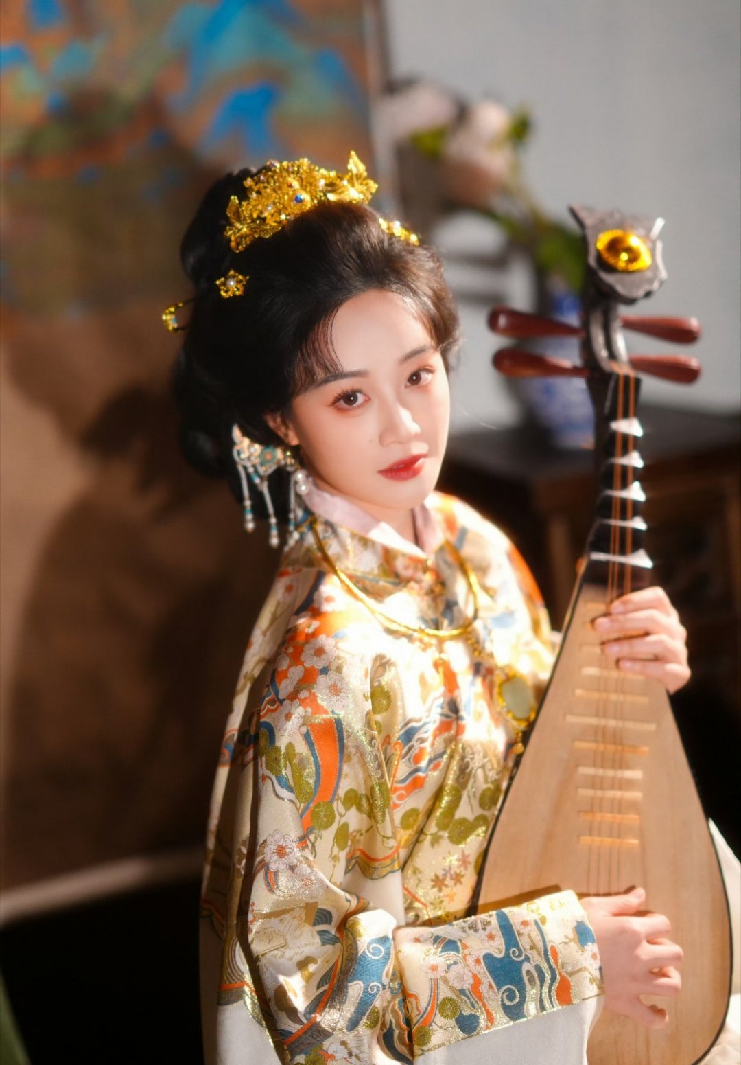 蓝盈莹好贵气的一个造型大气明代美人姐姐绝美，元宵节快乐