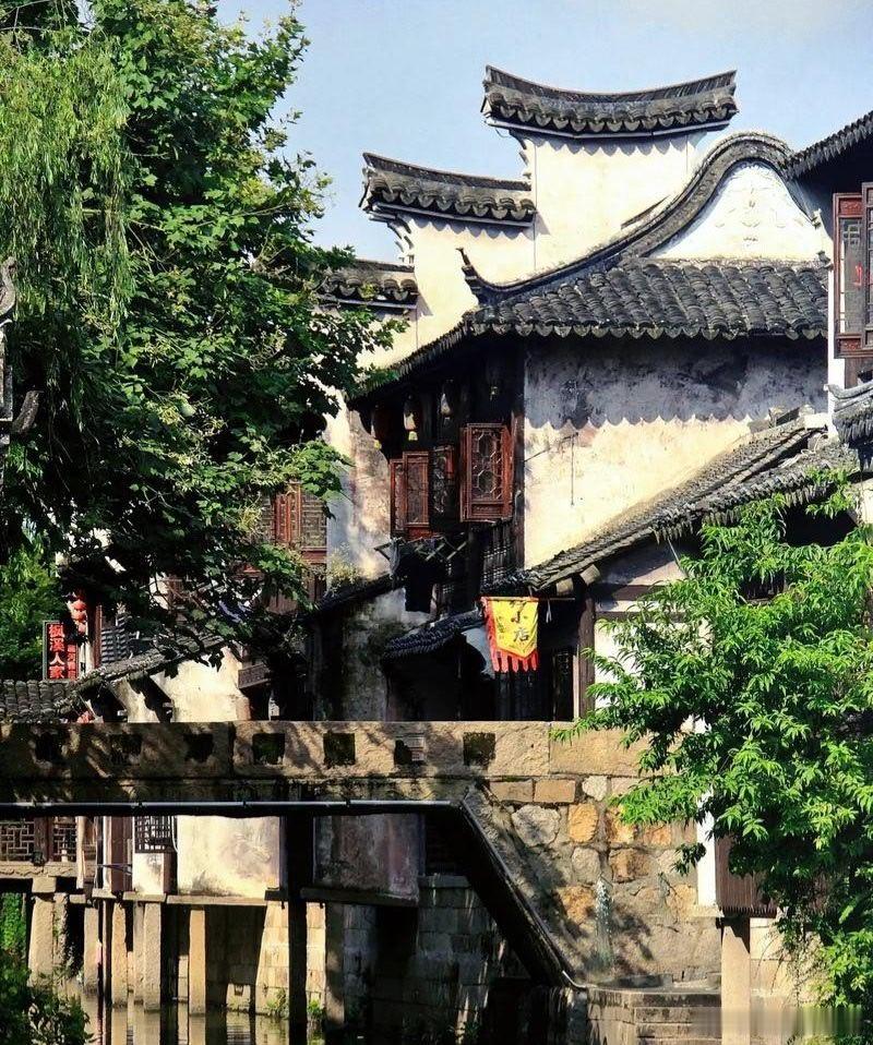 心里话     人生哪有那么多圆满，接纳缺憾，才能走得更远。    