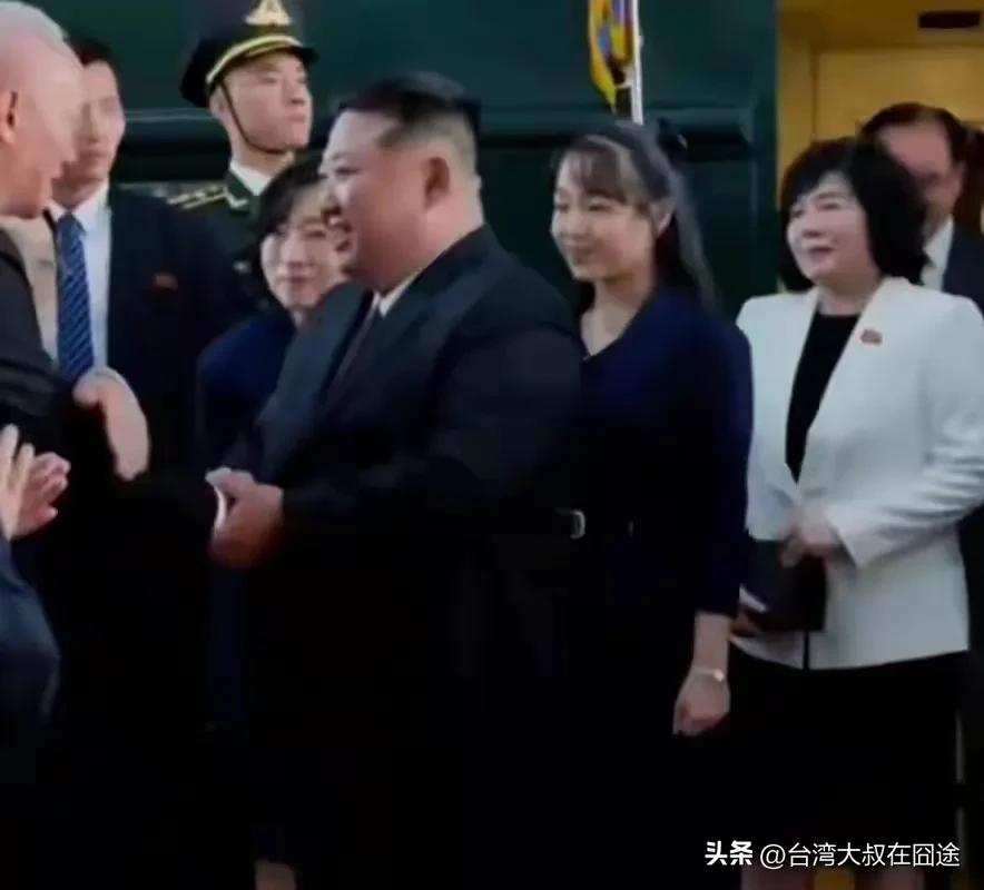 朝鲜首次曝光金正恩访华细节，普京同框画面太有料了！
 
老铁们，今天咱们来聊聊一
