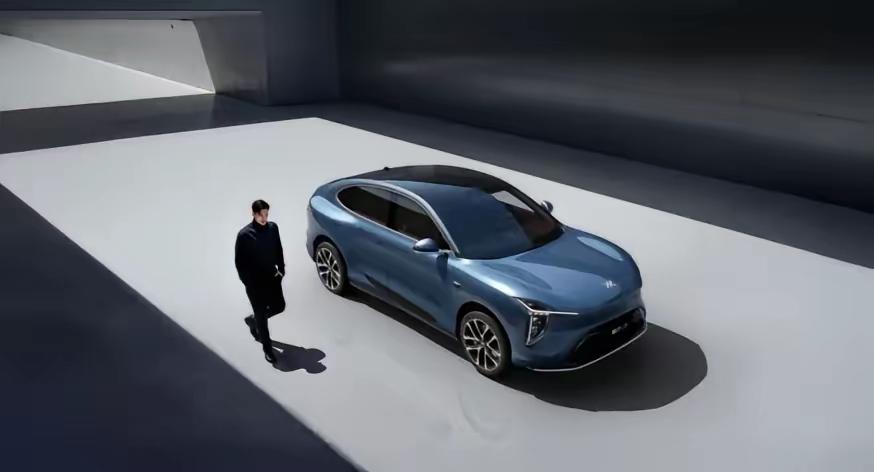 智己LS6纯电续航600-760Km，增程综合续航1400-1502Km，高速达