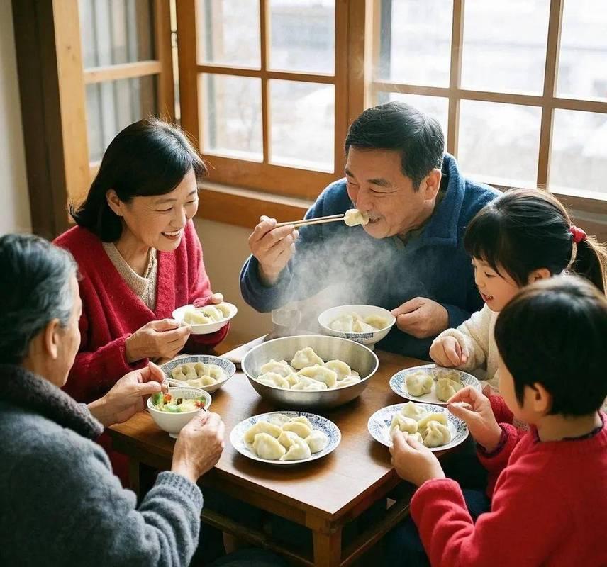 看哭了！除夕监控里爸爸独自吃饺子，女儿连夜驱车800公里奔家
谁能想到，除夕夜最