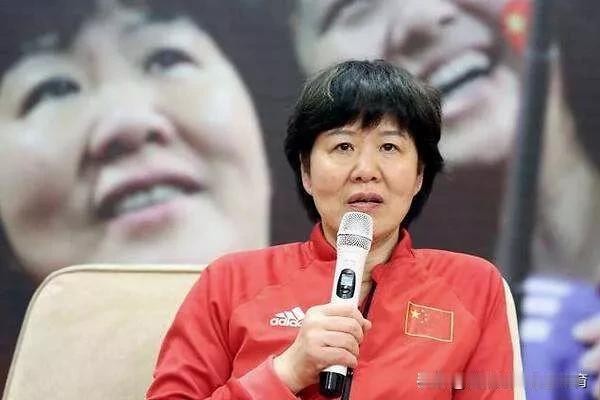 针对巴黎奥运会！近日郎平对中国女排提出3点建议[玫瑰]

1，首先是中国女排在遭