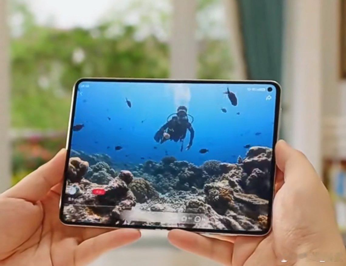 华为PuraXMax来了华为新一代阔折叠 Pura X Max 来啦！7.69 