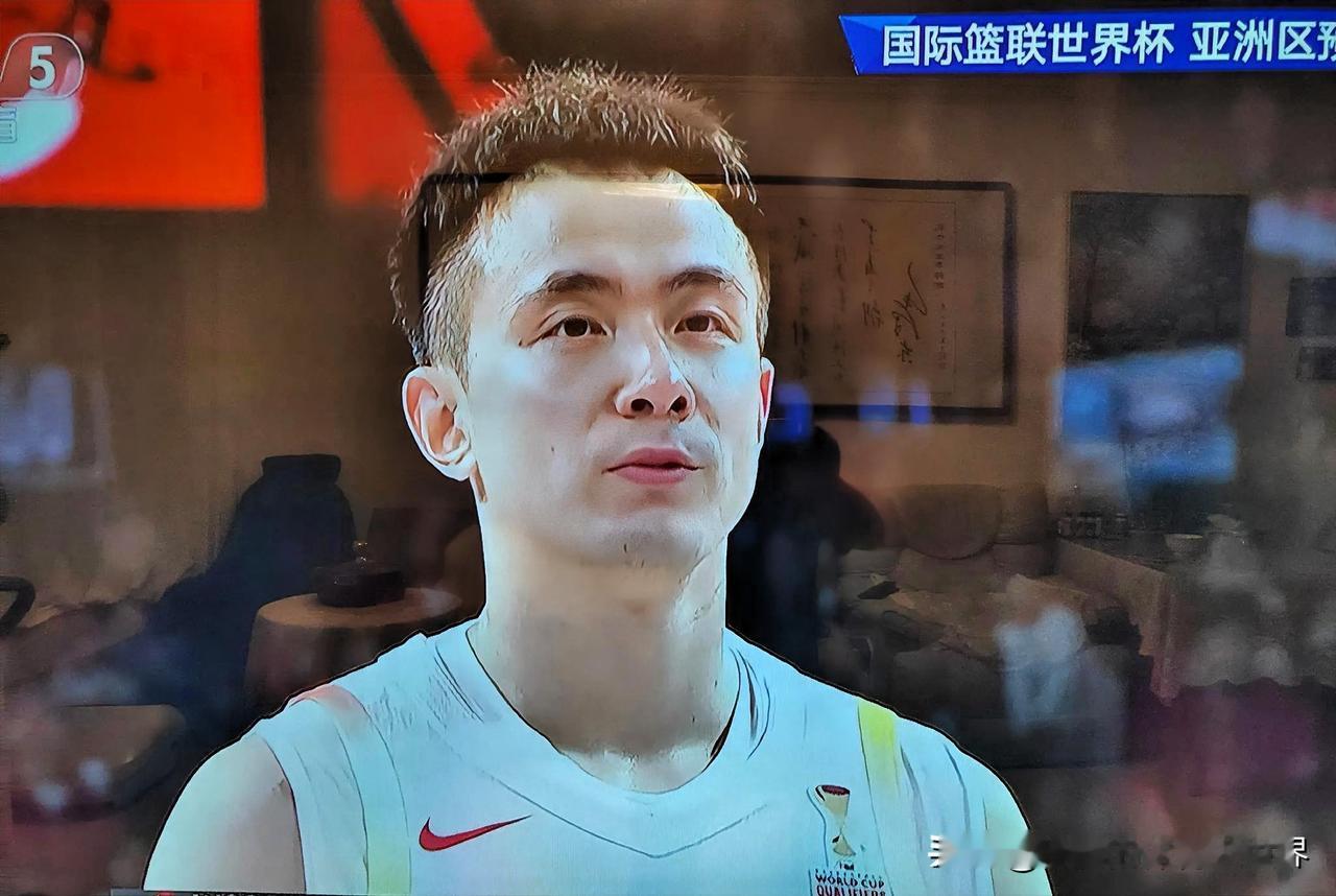 一球定音！赵继伟最后两分钟时跌跌撞撞打进的2+1，使日本男篮基本丧失了追平中国男