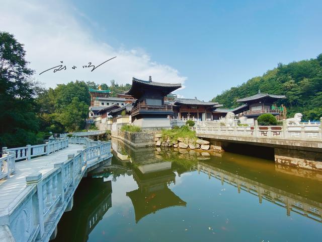 安徽天柱山有一处低调的摩崖石刻，紧邻三祖寺，好多游客却不知道？

天柱山位于安徽