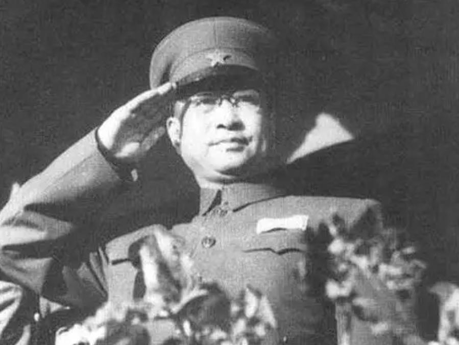 宋庆龄往返北京，陈赓睡过头耽误接机，手下：您师母不会怪罪的
1950年代的某一天