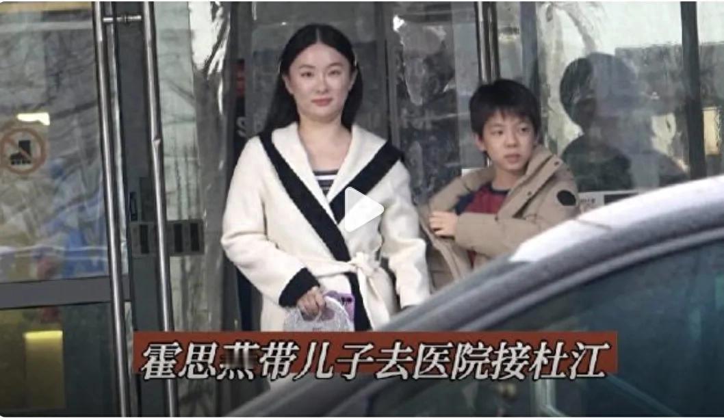 12岁嗯哼小学毕业，这成长变化太让人意外！
家人们，咱就是说，时间过得也太快了！