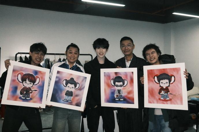 李昊说声生一家人  李昊我们一定会再见的 谁能想到李昊和大家的感情这么深厚，小春
