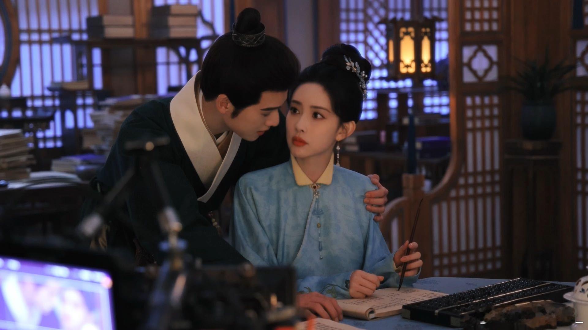 最会售后的国产剧上新了昭昭墨墨的CP感依旧好嗑到上头，权谋线爽感拉满，双向奔赴的