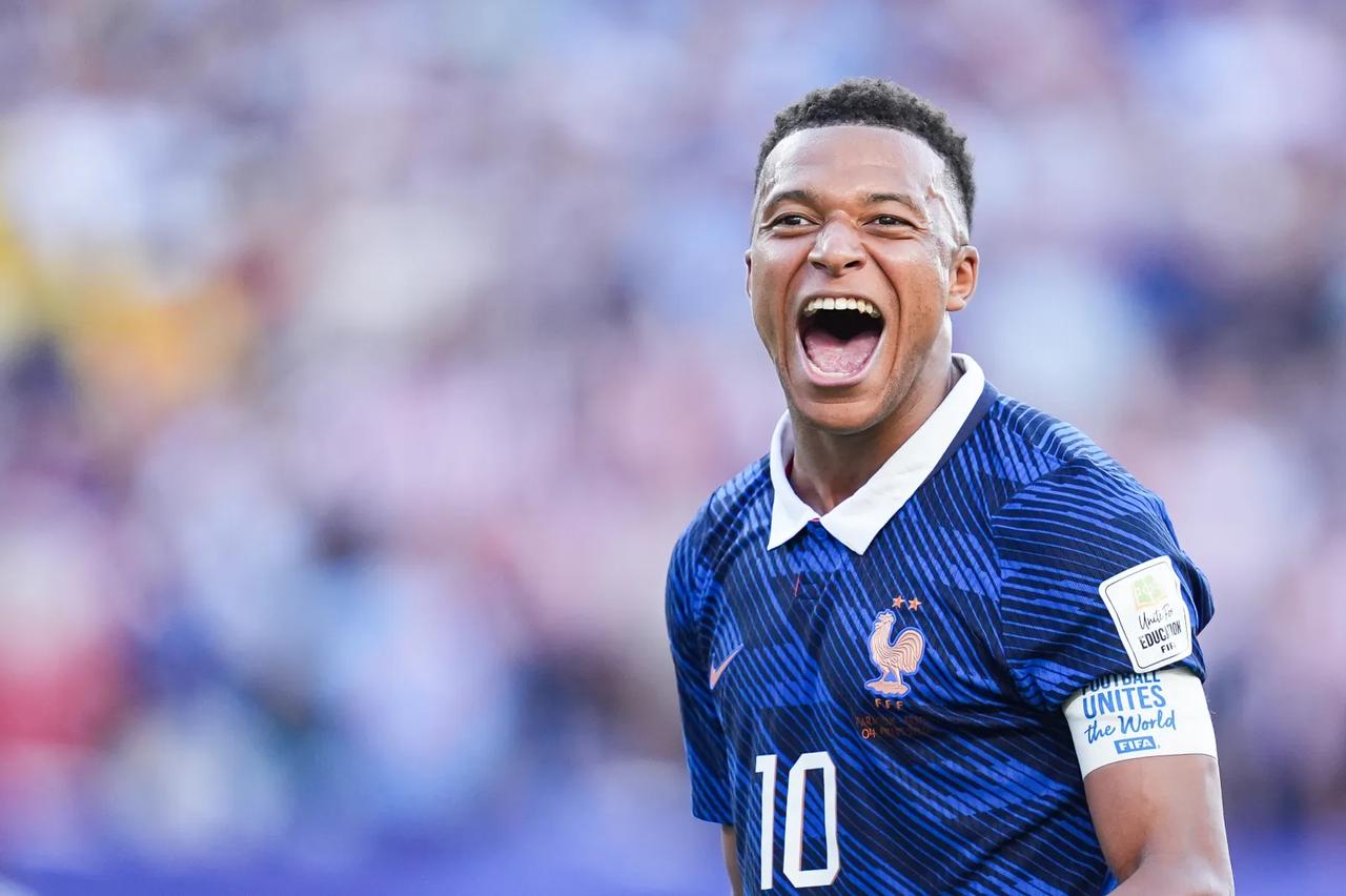【法国1-0巴拉圭晋级八强，球员共吃到三张黄牌，而巴拉圭队零黄牌】

巴拉圭队在