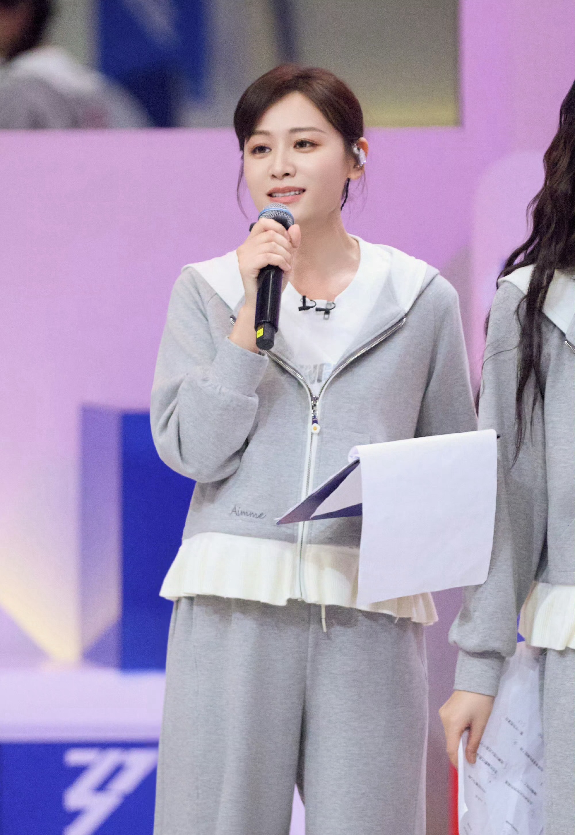 浪姐的温度在于让女性被看到浪姐的温度就是在于女孩子们都被看到，让她们回归她们自己