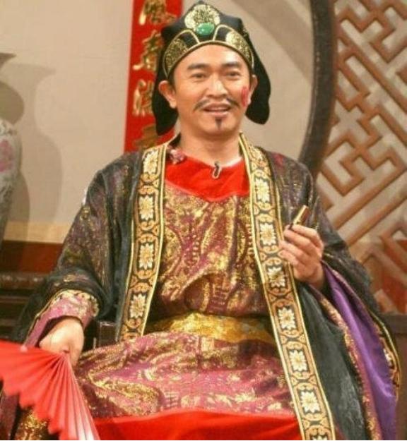 古代，有一个富翁，生前将钱借给穷人，又将借条烧掉。但临终前却告诉儿子：“借条放在