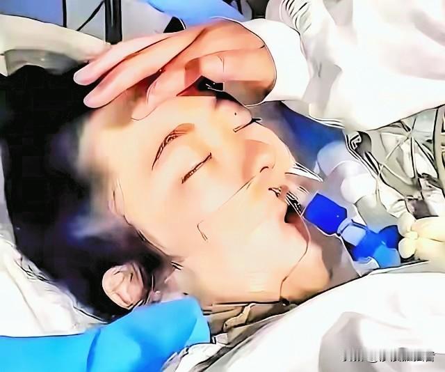 泪目！河南，21岁女孩病危，临终前死死抓住父亲的手不放，然后断断续续说出了自己的