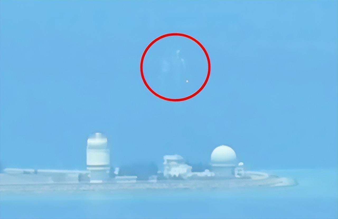 菲律宾海岸防卫队4月9日称，其飞机当天在南沙群岛美济礁、渚碧礁空域执行所谓“和平