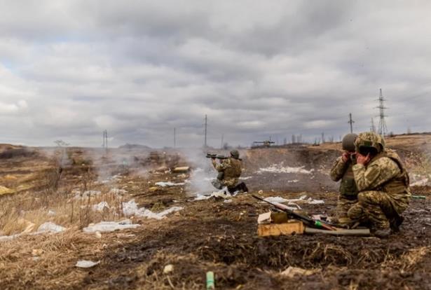 乌克兰军队中气性坏疽（战壕病）开始蔓延。
    乌克兰军方医务人员报告称，受伤