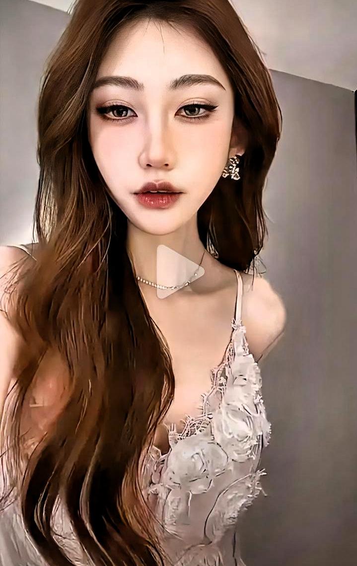 徐洁儿要上浪姐7了？我直接愣了。
评论区都在感慨：童年女神也来了。
谁能想到她都