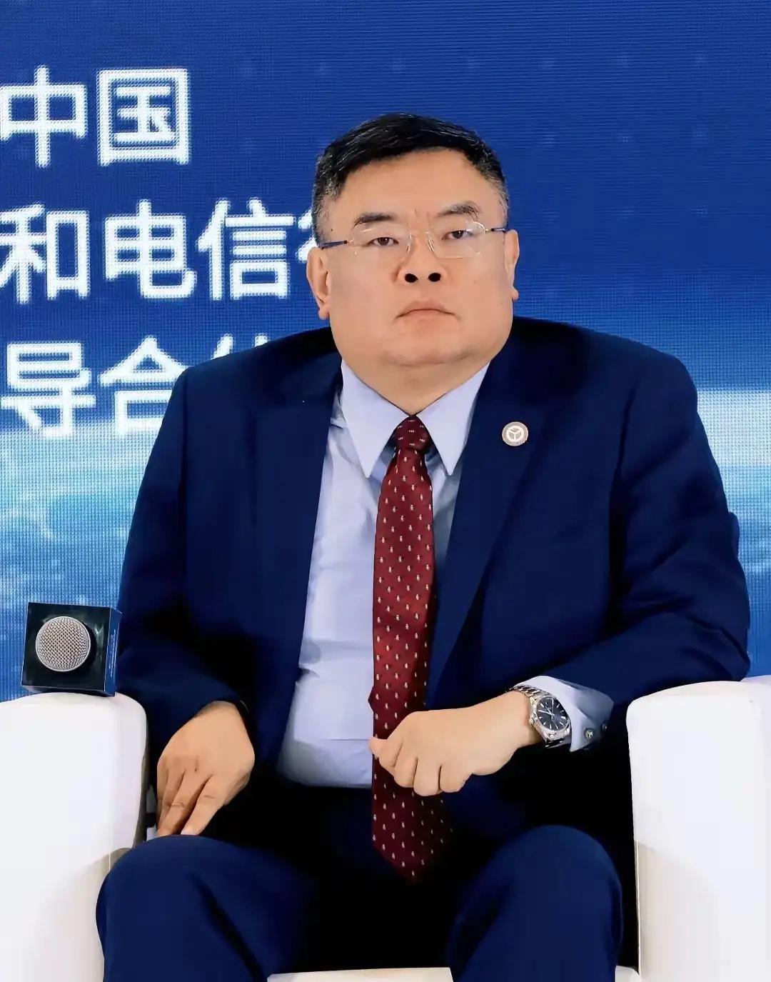 瞒不住了，摊牌了！
3月18日早上，中国新闻周刊证实了：手下有近1.9万名律师的